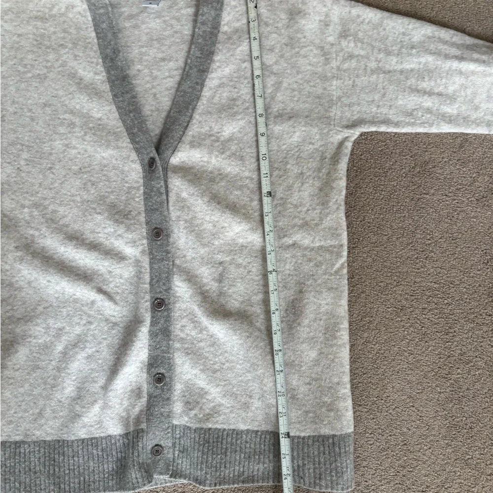 Athleta Westlake Merino Wool Cardigan Gray Button Front Travel Sweater Medium - Picture 4 of 6